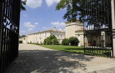 Disposal of Chateau de Sours - Bordeaux Supérieur & Entre-deux-Mers AOC - 2015